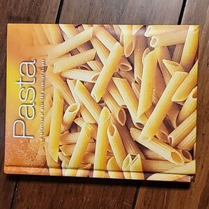 Cookbooks. Set of 2. Chicken and Pasta